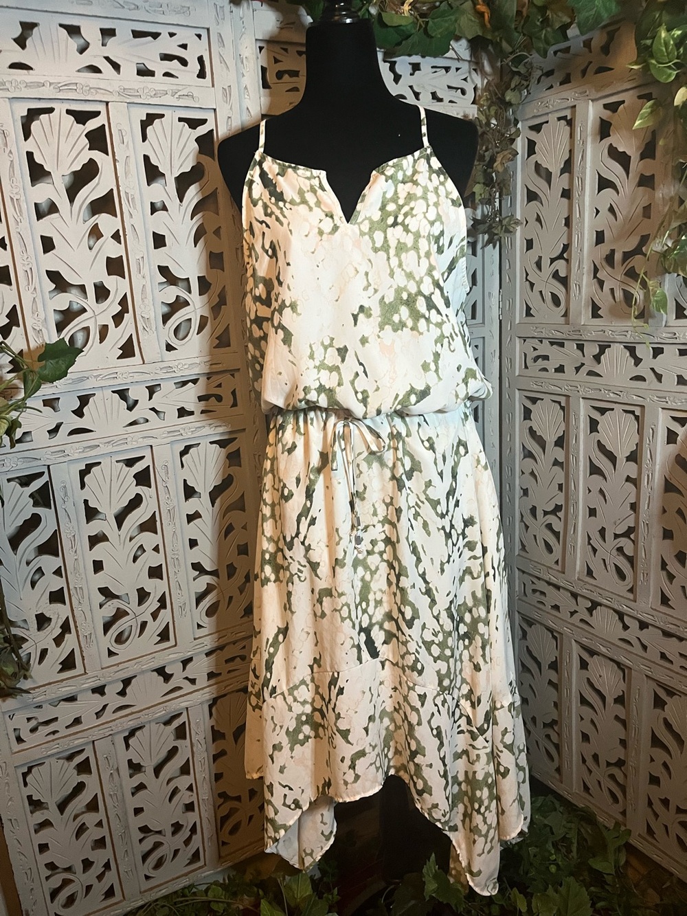 MOSSIMO SUPPLY CO. DARLING GREEN & WHITE ABSTRACT FLORAL SLEEVELESS MAXI DRESS